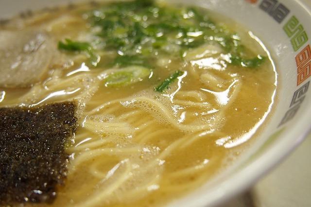 大特価￥7980→￥7300丸星　サンポー食品　本格　久留米　濃厚豚骨棒ラーメン