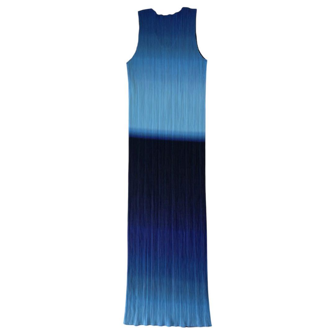 PLEATS PLEASE