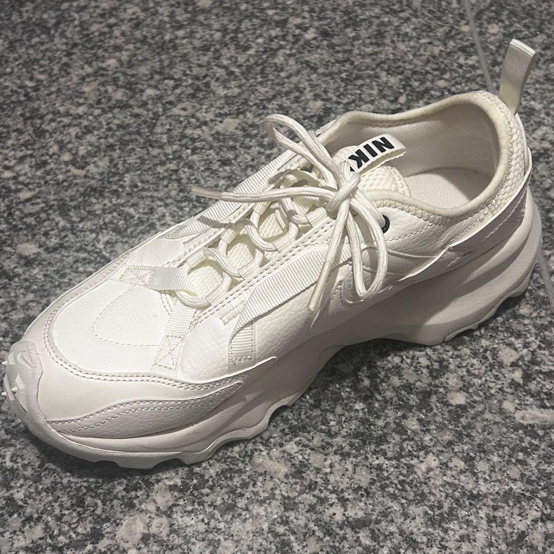 nike tc7900 25.5cm DD9682-100 ナイキ スニーカー - メルカリ nike tc7900 25.5cm DD9682-100 ナイキ スニーカー - メルカリ