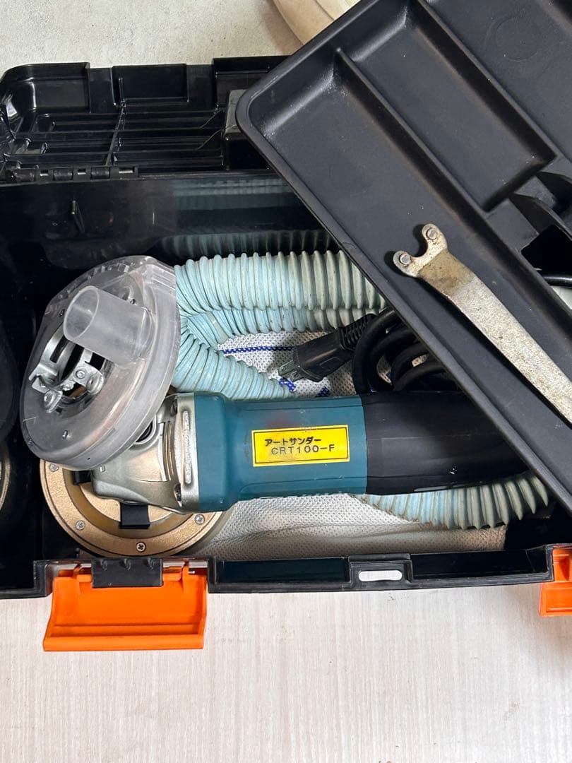 Makita CRT100-F 研磨機 本体とケース 集塵サンダー Makita CRT100-F 研磨機 本体とケース 集塵サンダー