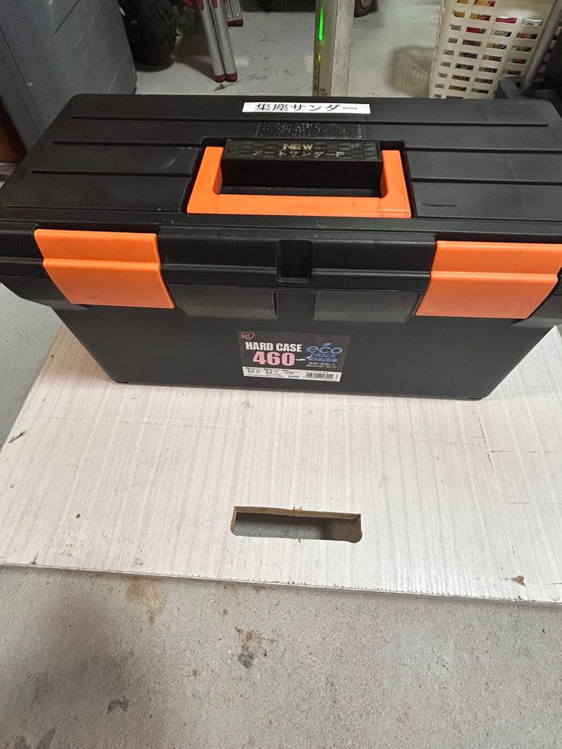 Makita CRT100-F 研磨機 本体とケース 集塵サンダー Makita CRT100-F 研磨機 本体とケース 集塵サンダー