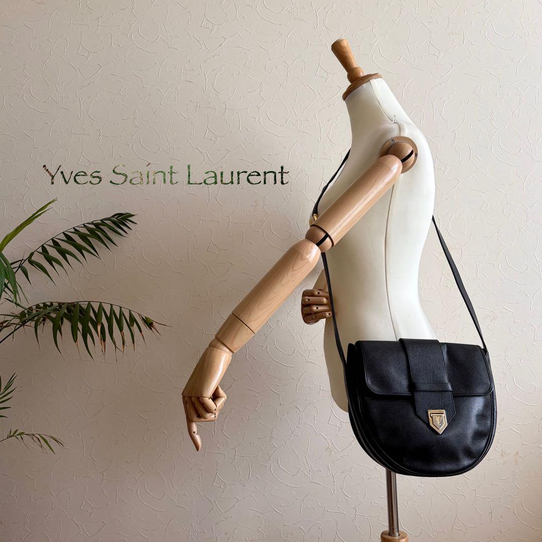 極美品 YSL イヴサンローラン レザーショルダーバッグ