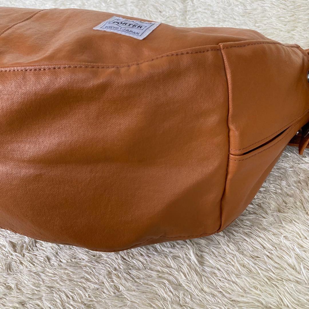 極美品 ポーター フリースタイル ショルダーバッグ キャメル 三日月 レザー調