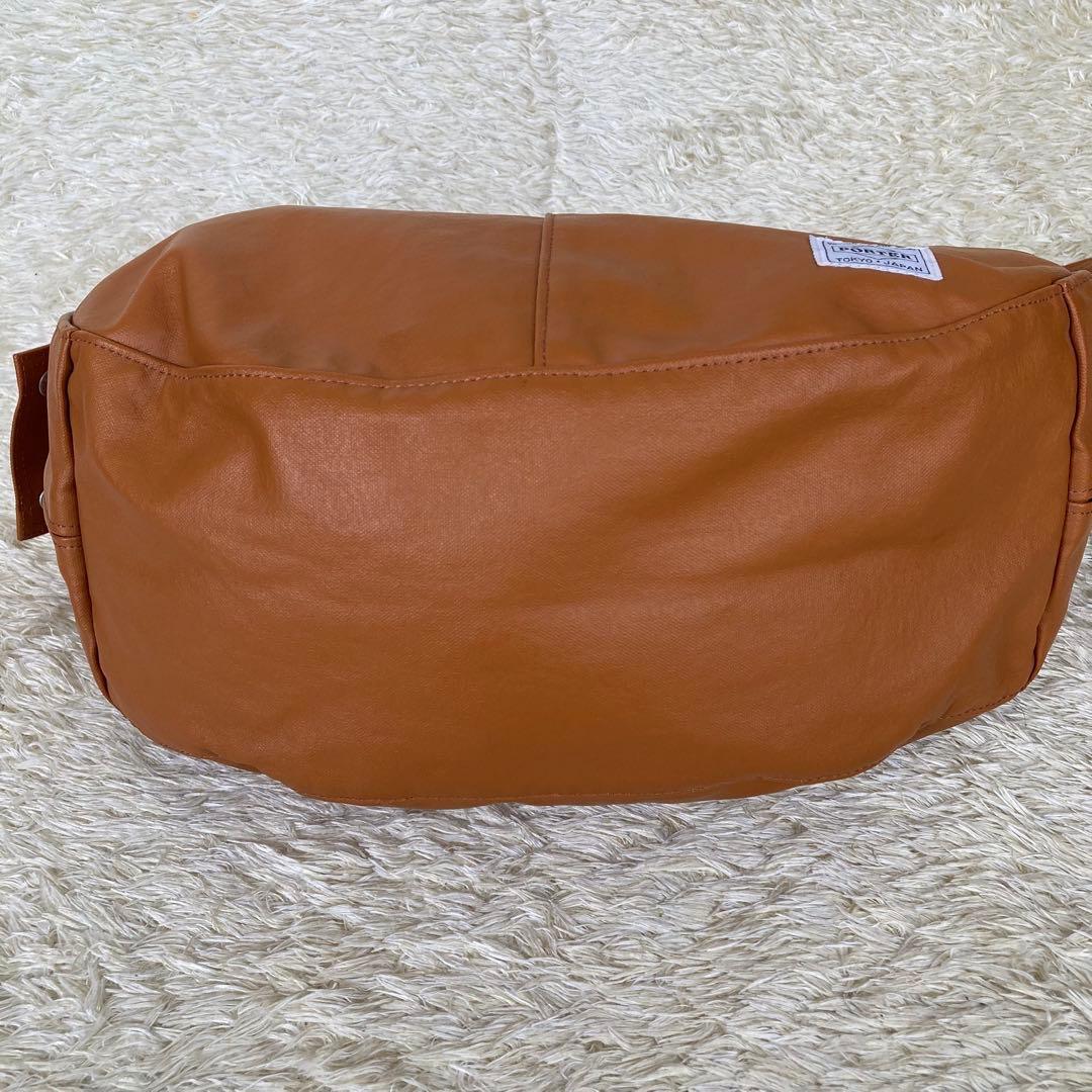 極美品 ポーター フリースタイル ショルダーバッグ キャメル 三日月 レザー調