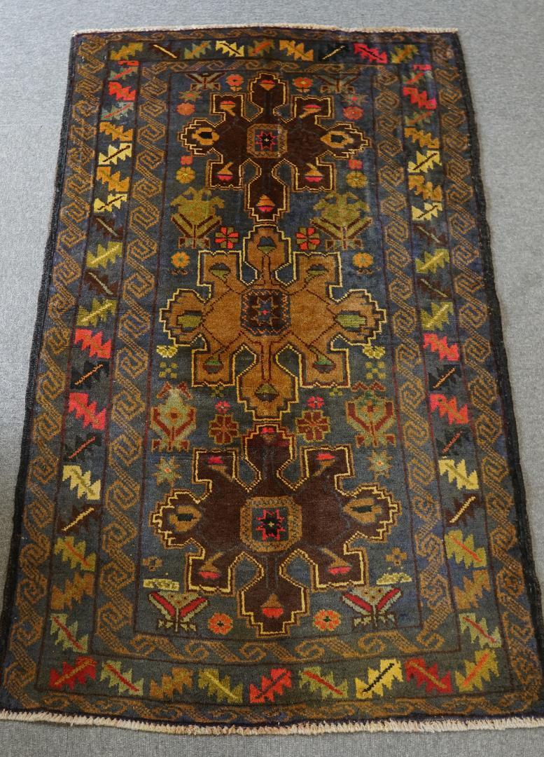 131x80cm トライバルラグ ヴィンテージラグ 手織り絨毯 　ペルシャ