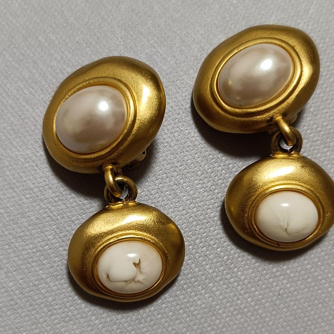 GIVENCHY　イヤリング　ストーン　スイング　ゴールド