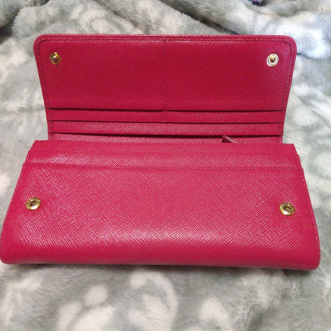 PRADA プラダサフィアーノリボン付き赤長財布