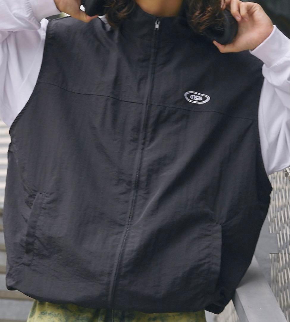 MSG ナイロンベスト　ワンポイント　刺繍ロゴ　フリースバルーンベスト