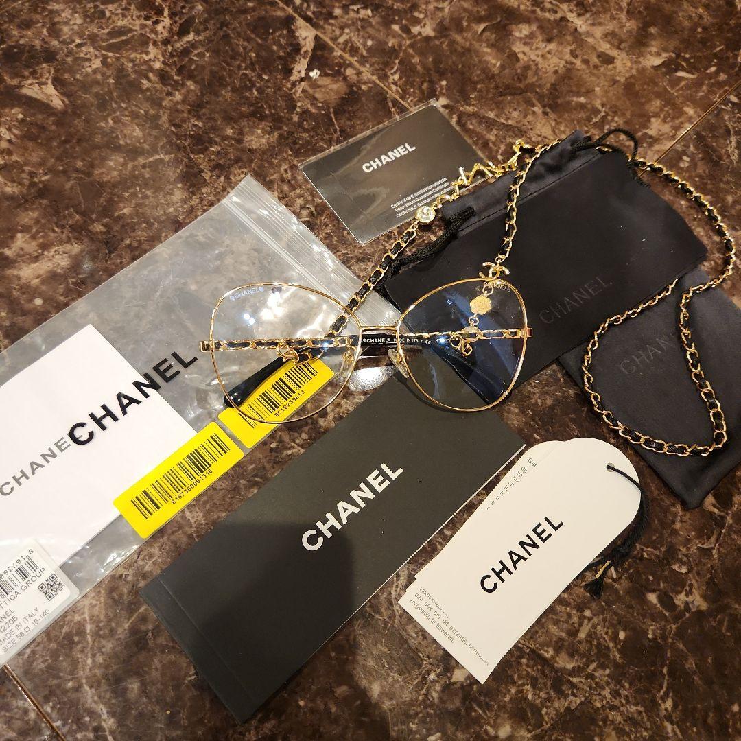 【新作】CHANELチェーンカメリア付きメガネ
