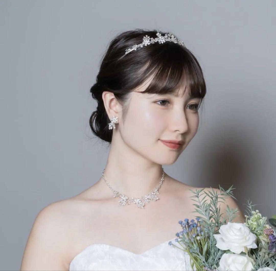 結婚式 アクセサリー ティアラ、ネックレス、ピアスセット Moe Bridal