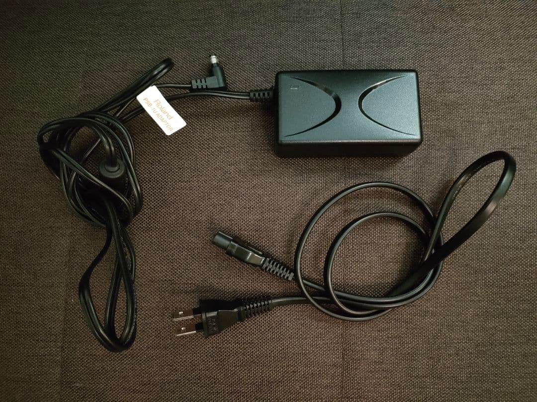 Roland SE-02 Analog Synthesizer Roland SE-02 Analog Synthesizer