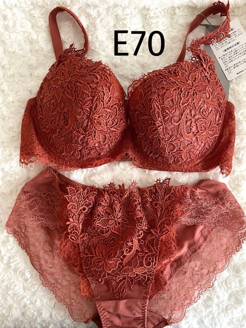 ワコール　ユエ　E70&M