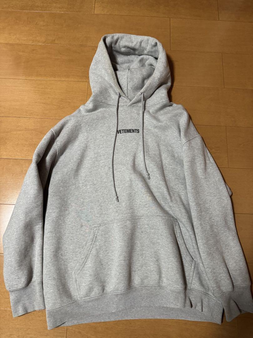 Vetements グレー フード付きパーカー