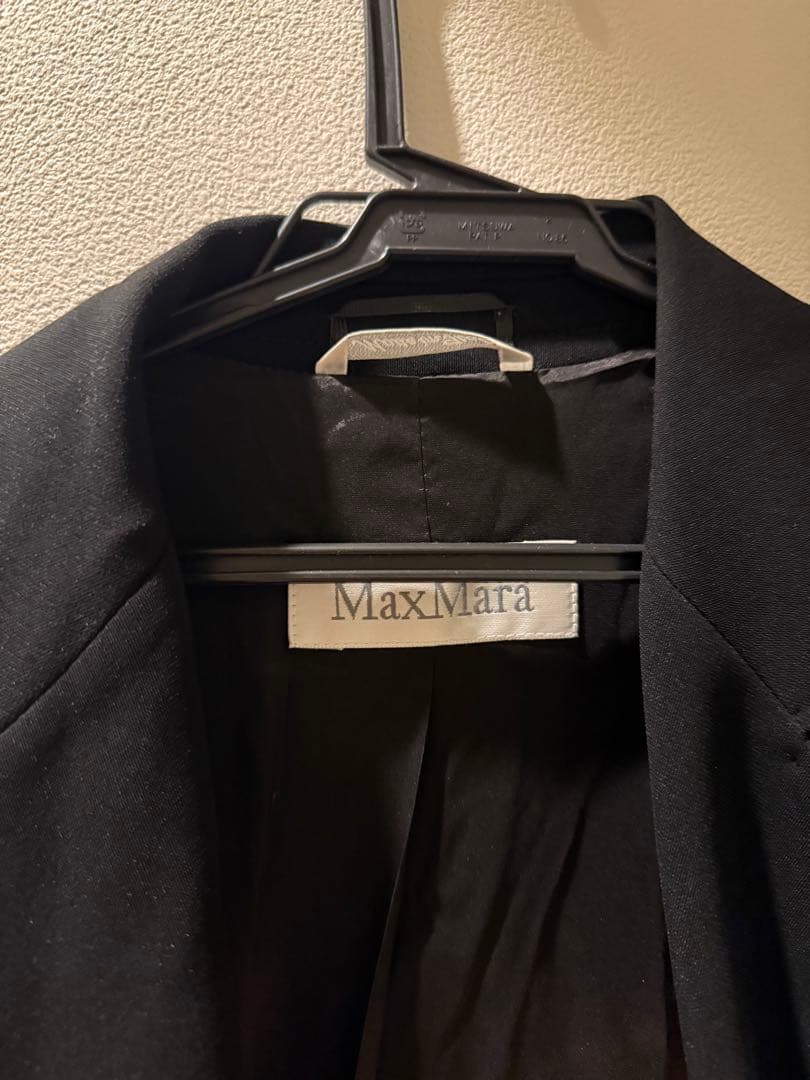 MaxMara 黒 ラップジャケット ウエストベルト付き MaxMara 黒 ラップジャケット ウエストベルト付き