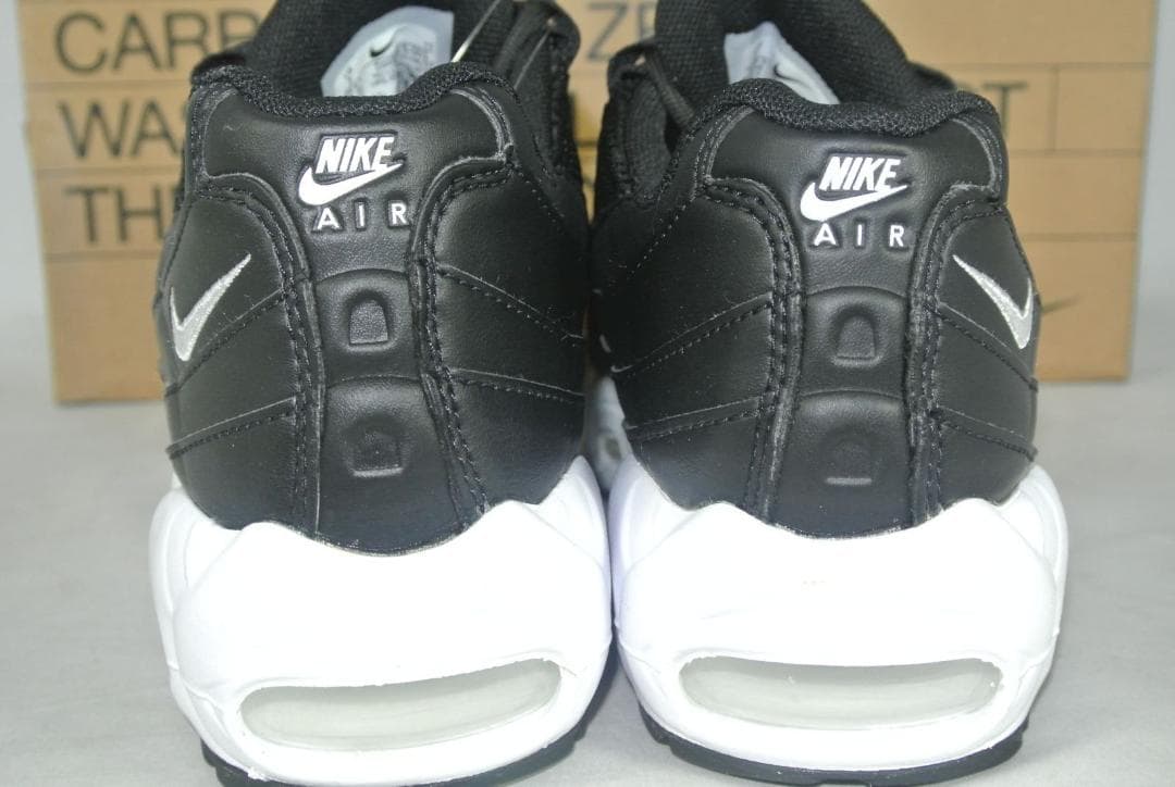 [ナイキ] WMNS AIR MAX 95 DH8015-001 24CM