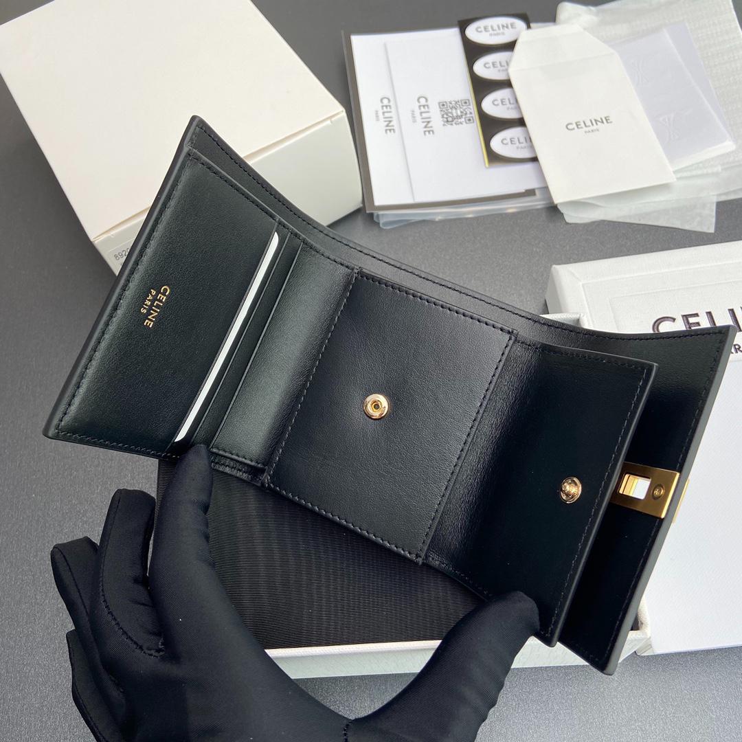 CELINE ★ ロゴ付き折りたたみ財布