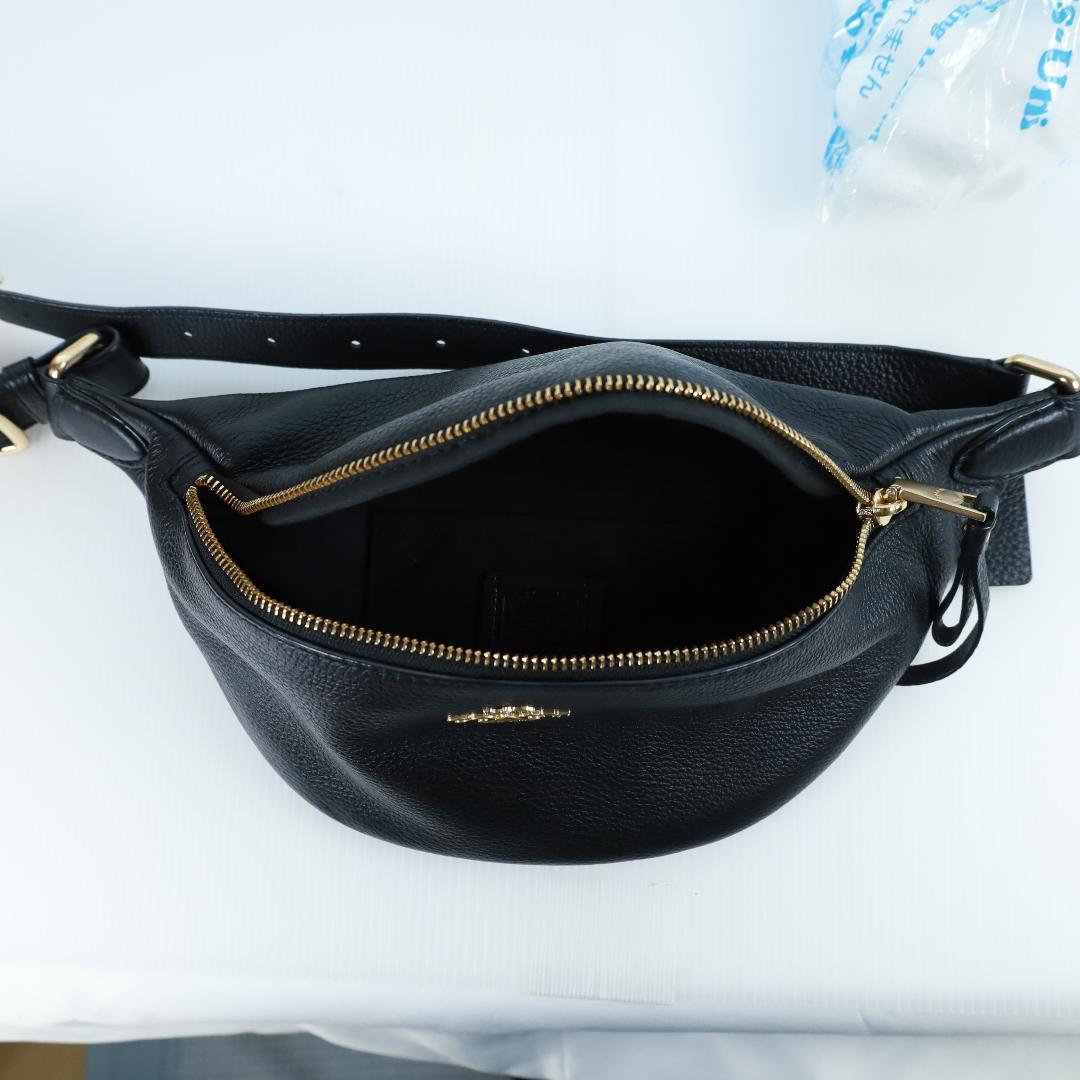 美品 COACH ボディバッグ レザー ブラック 黒 ワンショルダー 美品 COACH ボディバッグ レザー ブラック 黒 ワンショルダー
