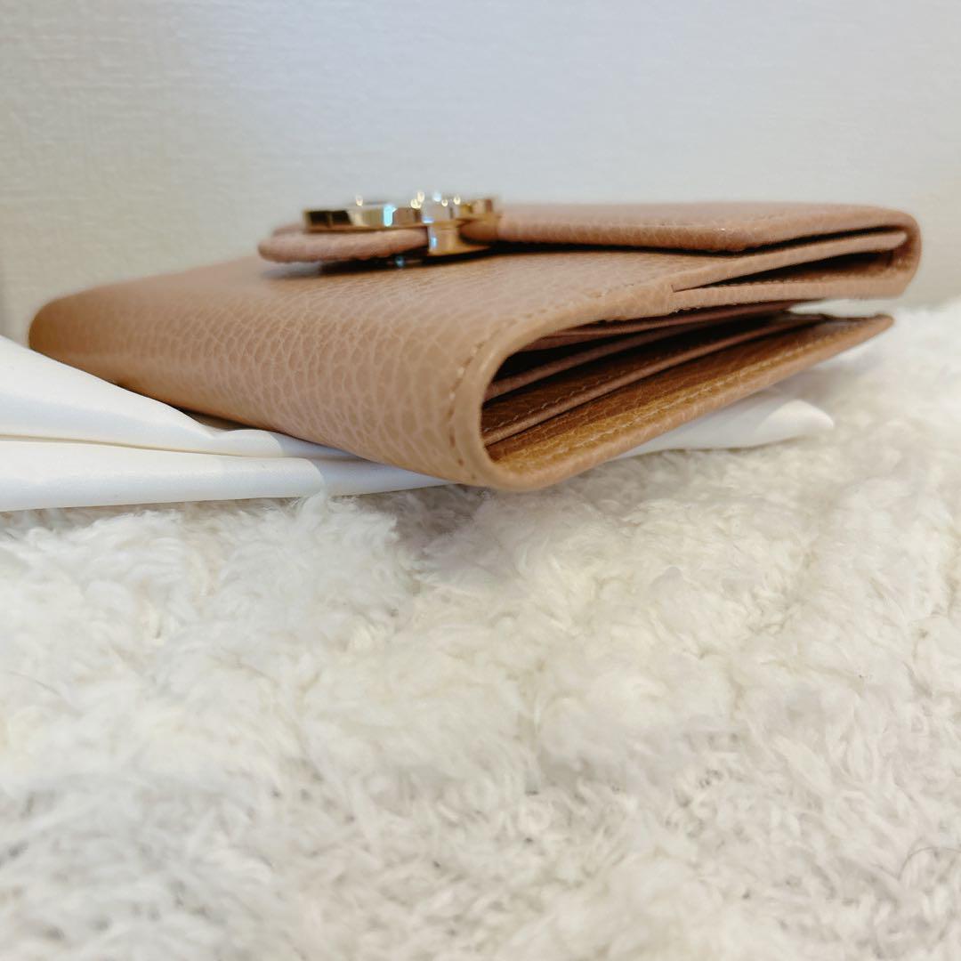美品】グッチ GUCCI インターロッキング 二つ折り財布 ベージュ 美品】グッチ GUCCI インターロッキング 二つ折り財布 ベージュ