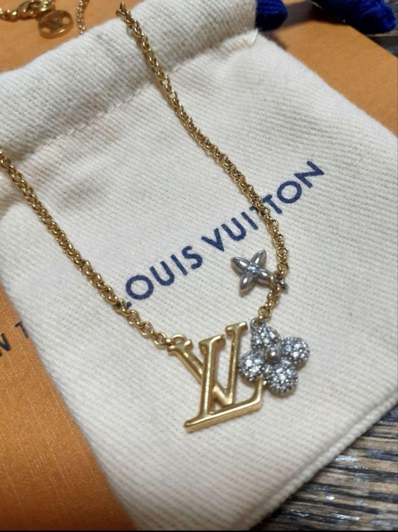 首元エレガント♡【Louis Vuitton】ロゴ ネックレス Louis Vuitton LVロゴ ネックレス - メルカリ