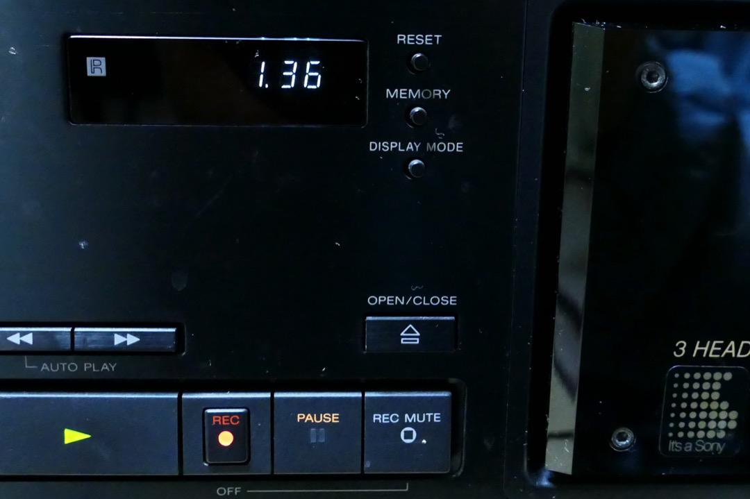 新作入荷格安 SONY 高級機 昭和 レトロ IcnAq-m25065617141 TC-K555ESG ソニー カセットデッキ 大人気お得