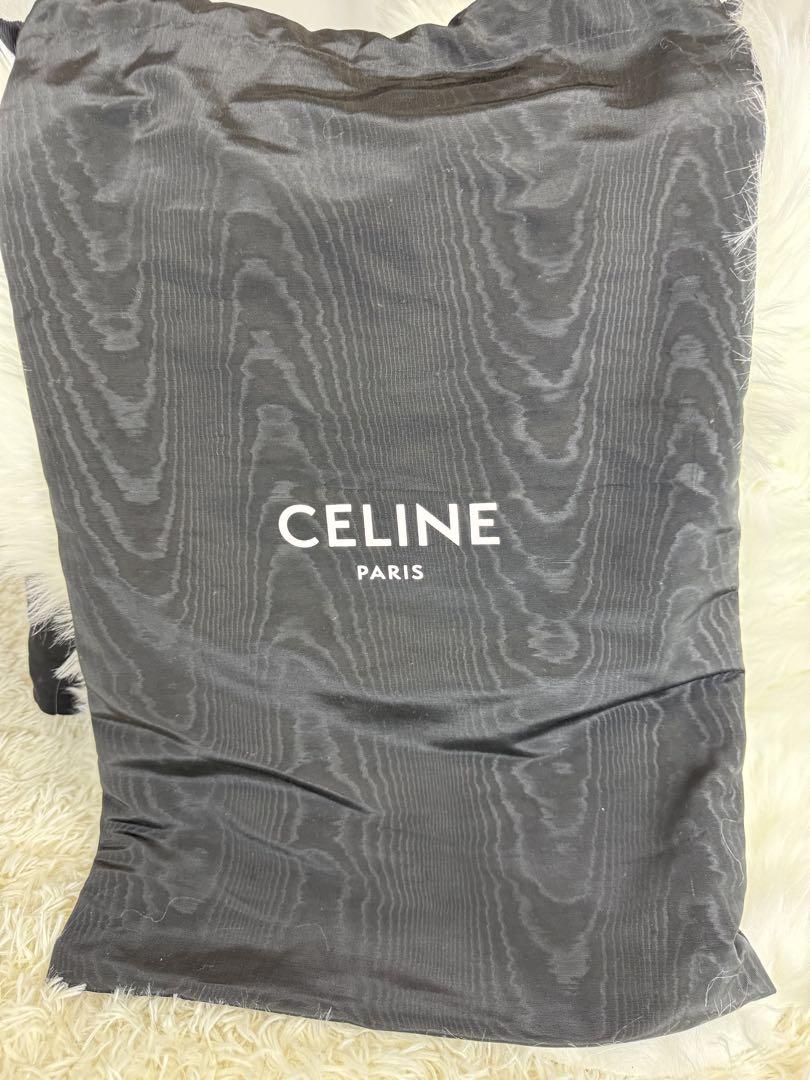 卍 CELINEトリオンフスモールバーティカルカバトートバッグ