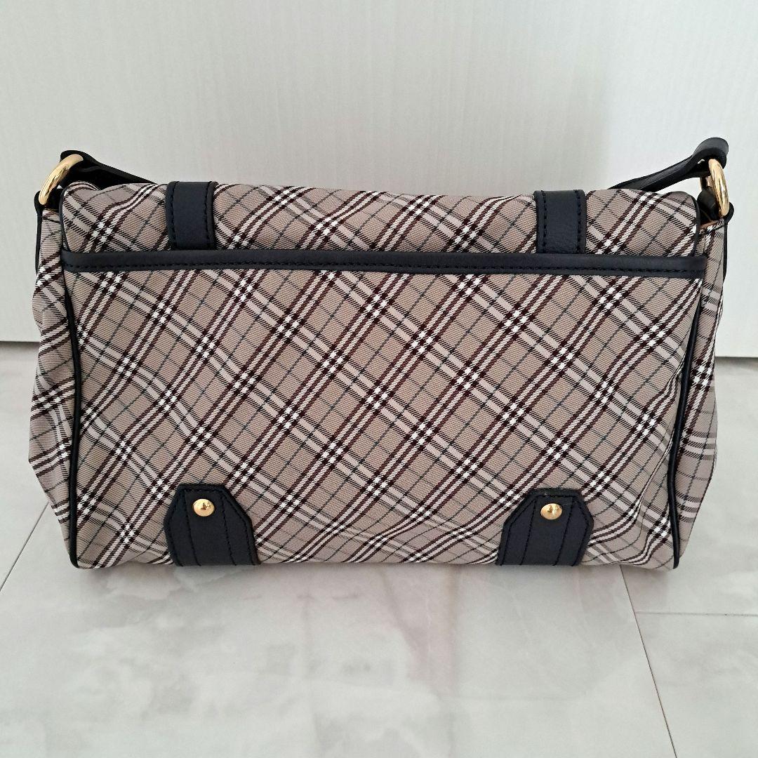 みくみん　BLUE LABEL 美品　BURBERRYショルダーバック BURBERRY BLUE LABELショルダーバッグ レディース