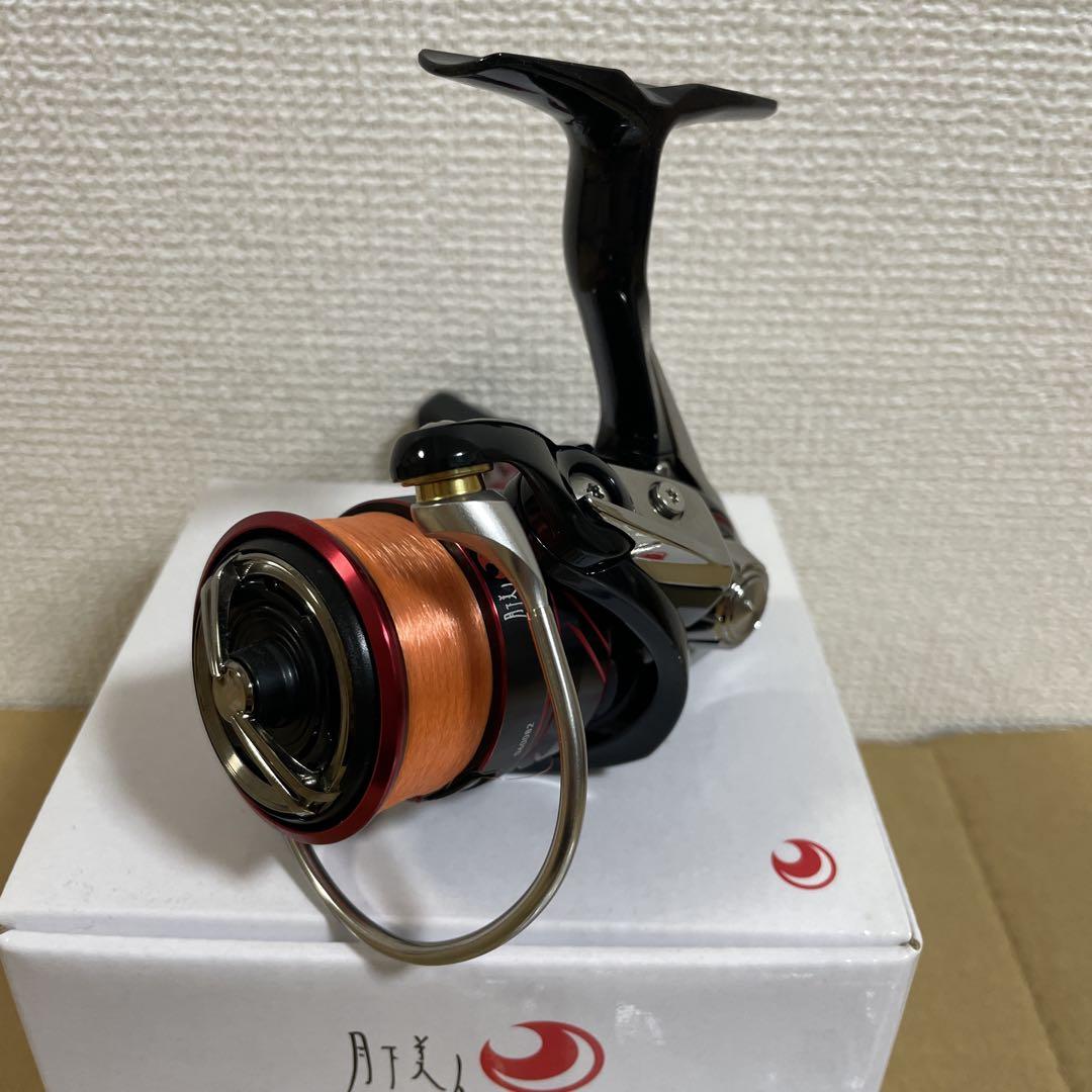 美品　ダイワ　18月下美人MX LT2000S