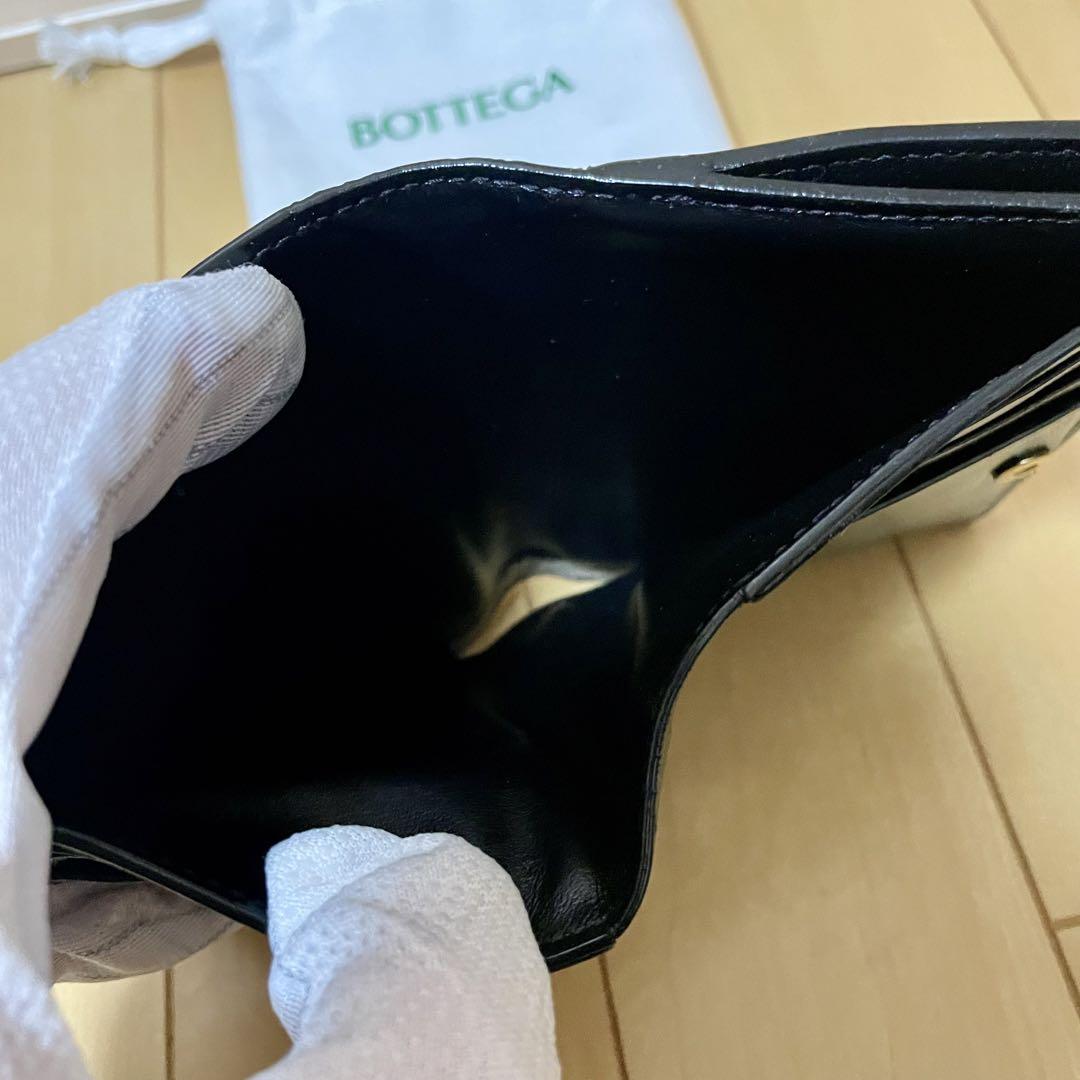 イントレチャート 折り財布