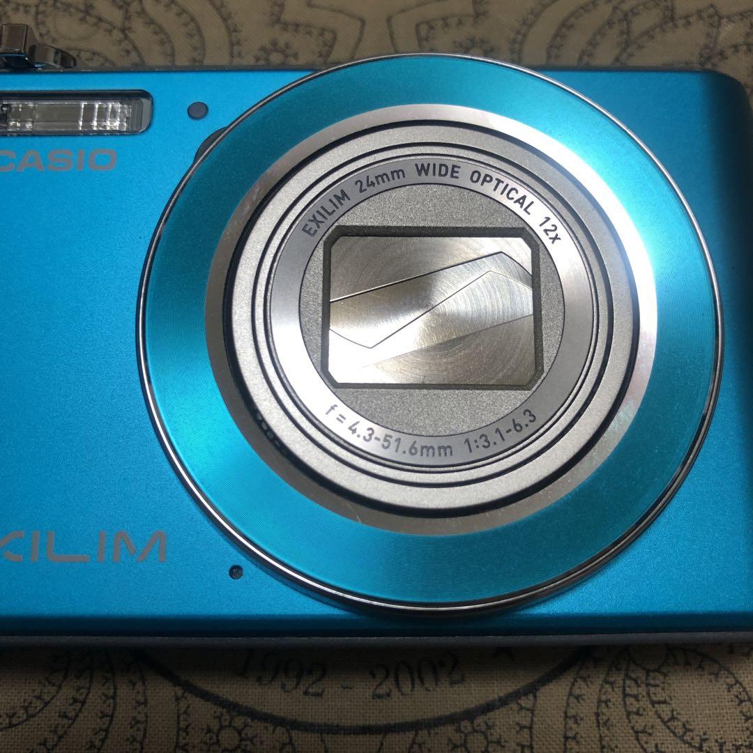 ほぼ新品 CASIO EXILIM EX-ZS210 デジカメ コンデジ