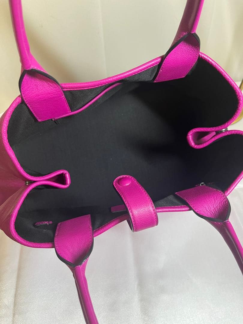 美品 LOEWE バロッコ アナグラム トートバッグ ピンク レザー 美品 LOEWE バロッコ アナグラム トートバッグ ピンク レザー