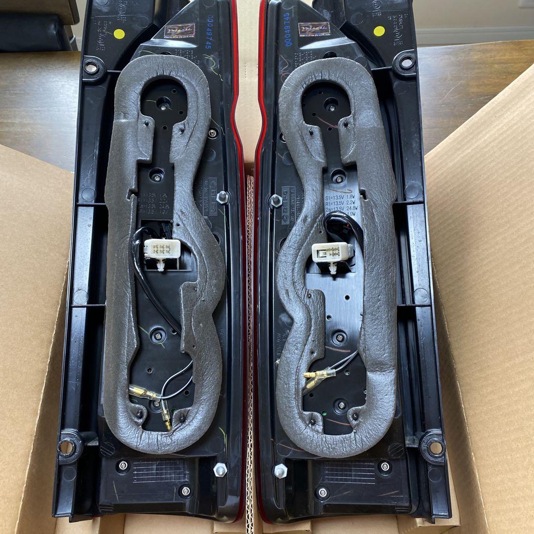 ハイエースValentiヴァレンティジュエルLEDテールランプREVO200系