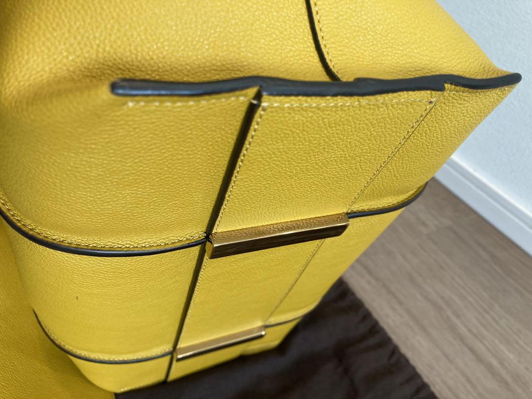 TOD'S イエロー限定色Tタイムレス　レザーバック