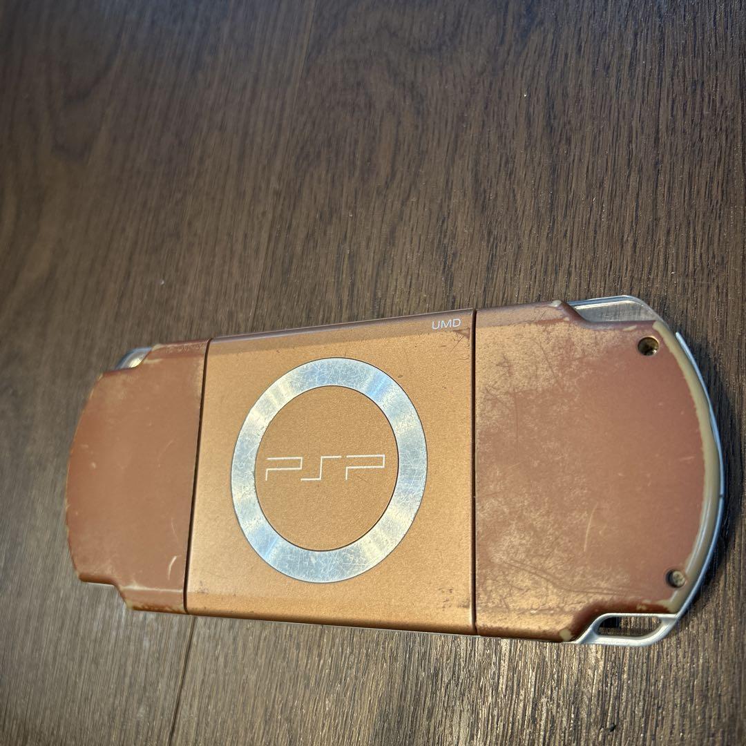 PSP-2000本体 ブロンズ バッテリーなしの為動作未確認
