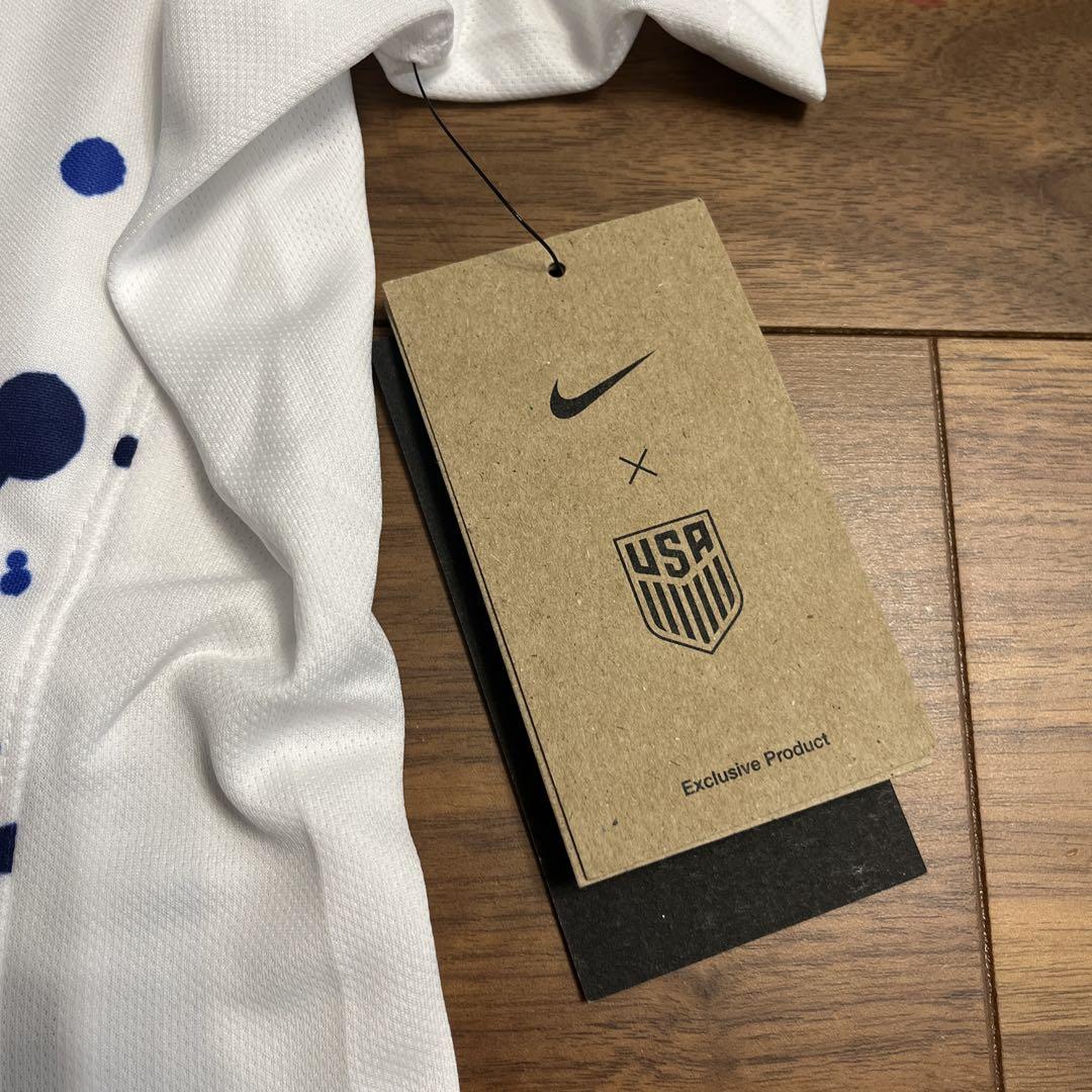 【新品タグ付】サッカー女子アメリカ代表　Nike USA デザインシャツ