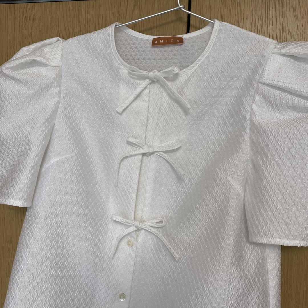 【新品】AMICA パフスリーブ ブラウス 新品】AMICA パフスリーブ ブラウス - メルカリ