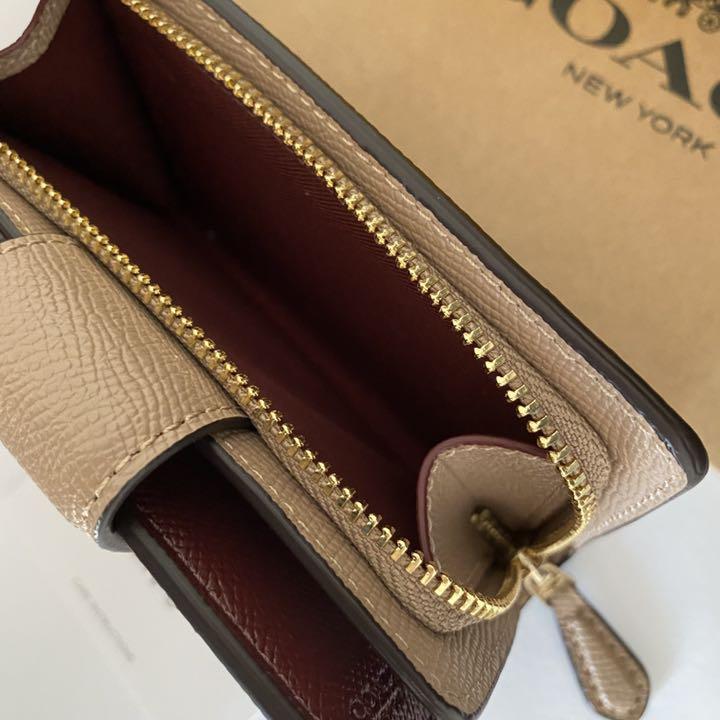 定番在庫 ♩ 折り財布 ベージュ ワインレッド 二つ折り財布 cY1Gp-m25123192678 新品 COACH コーチ 超歓迎格安