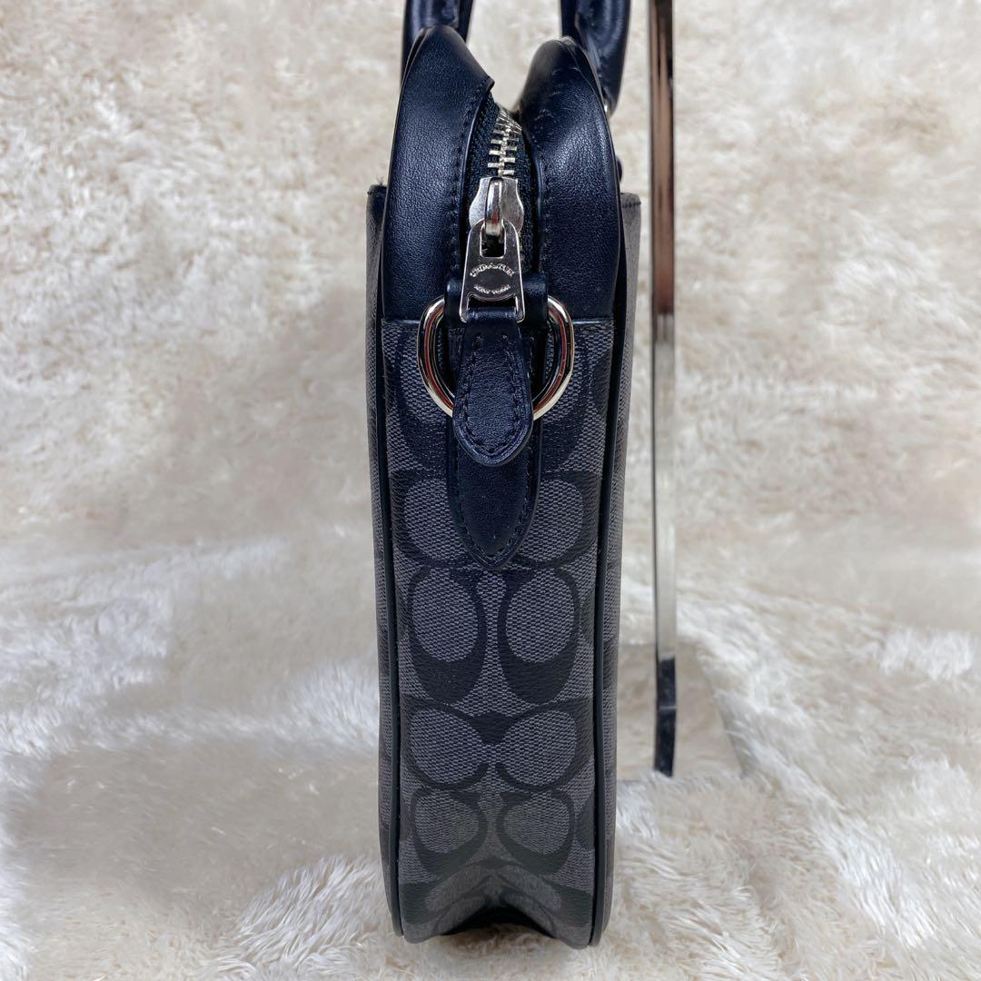 COACH コーチ ビジネスバッグ PVC レザー シグネチャー 柄　黒　美品
