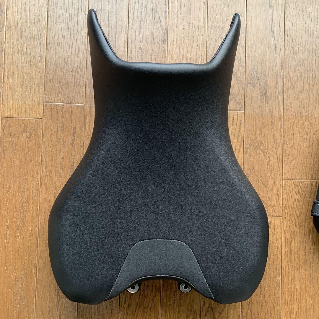 【最終値下げ】☆新品☆ヤマハ MT-07 (2024年式)純正シート セット 【最終値下げ】☆新品☆ヤマハ MT-07 (2024年式)純正シート セット
