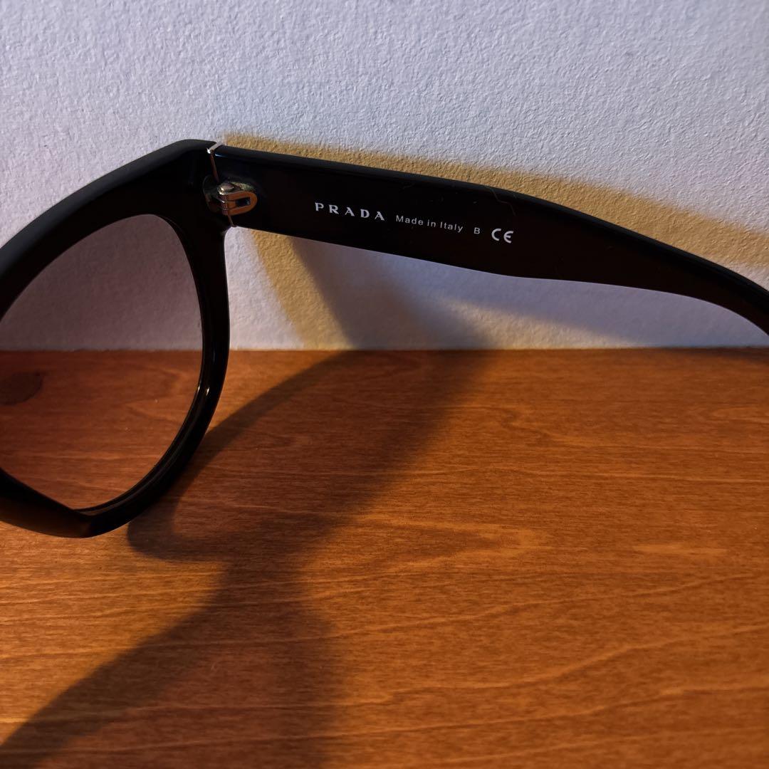 PRADA ブラック キャットアイ サングラス SR170 - メルカリ