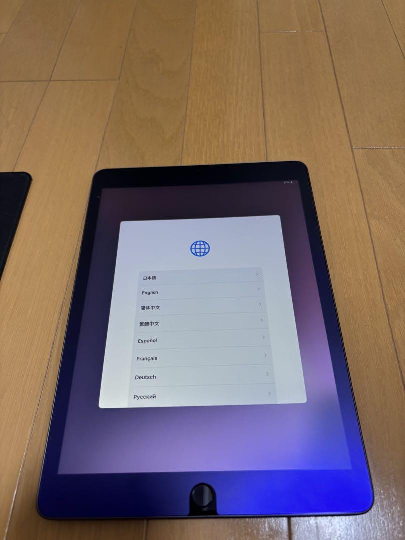 Apple iPad 第9世代　スペースグレー 本体 カバー付き