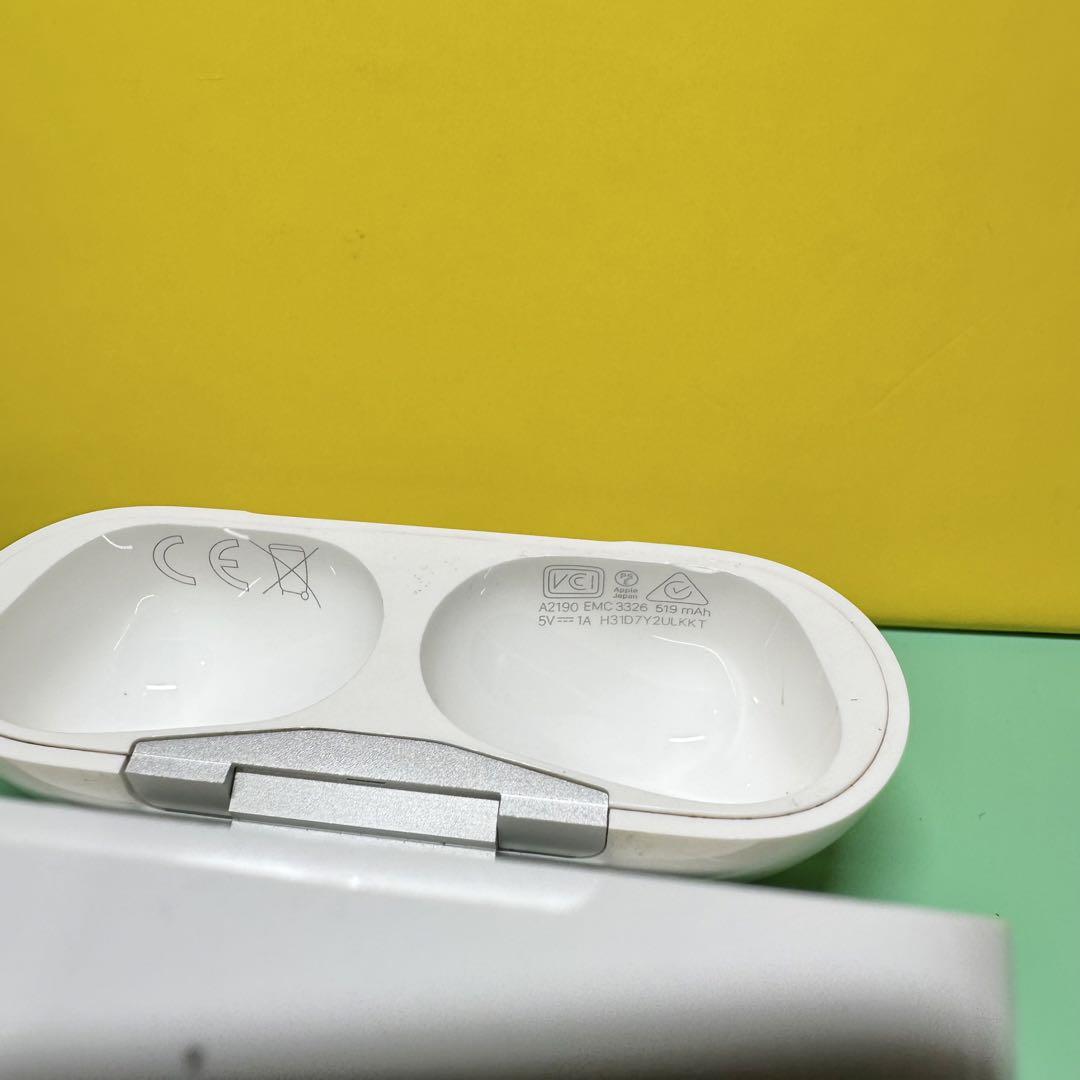 Apple正規品 AirPods Pro第一世代 第1世代 充電ケース - メルカリ Apple正規品 AirPods Pro第一世代 第1世代 充電ケース - メルカリ
