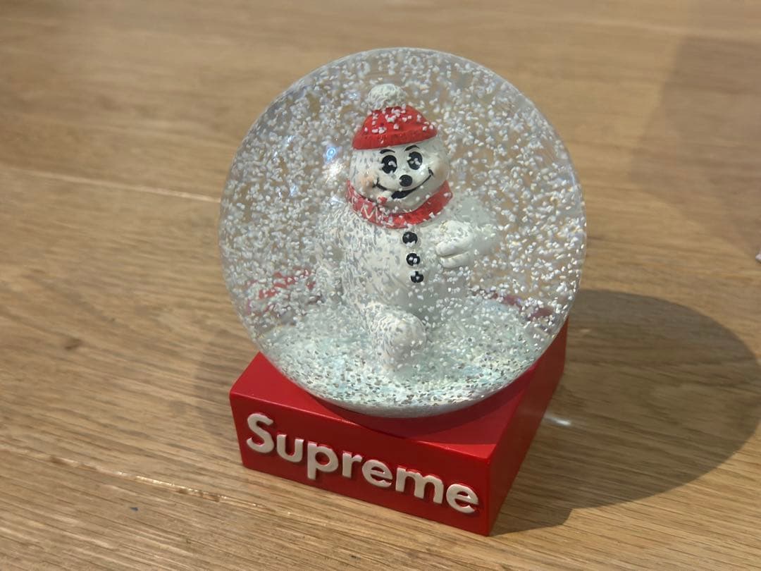 Supreme Snowman スノードーム ロゴステッカー5枚付きSUPREME NEXPOTALLINN_EU