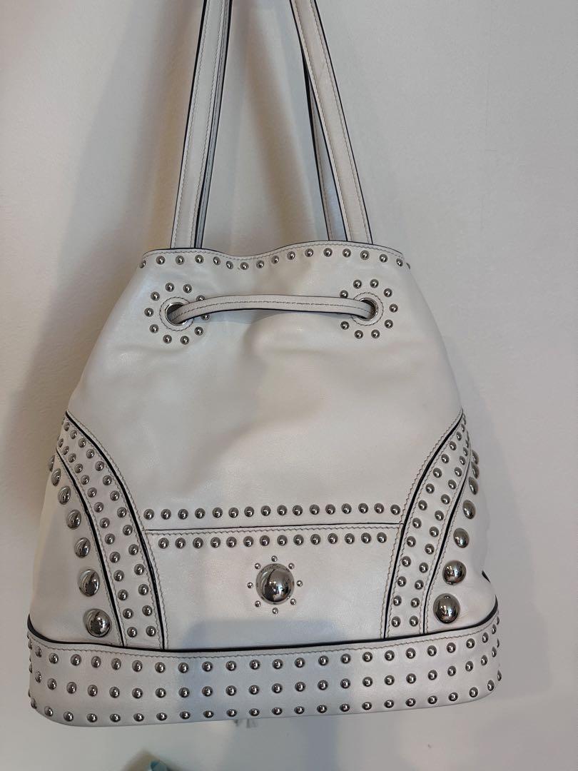 PRADA レザー ショルダーバッグ スタッズ付き フリンジ