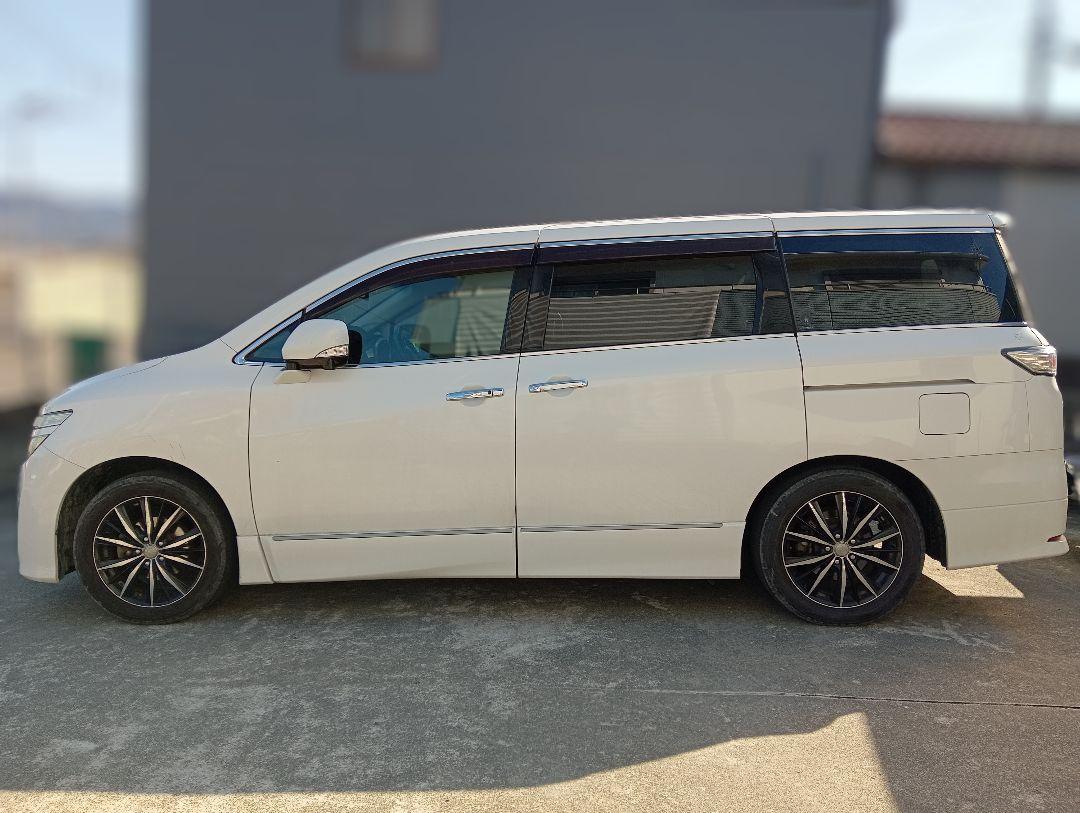 日産 エルグランドE52