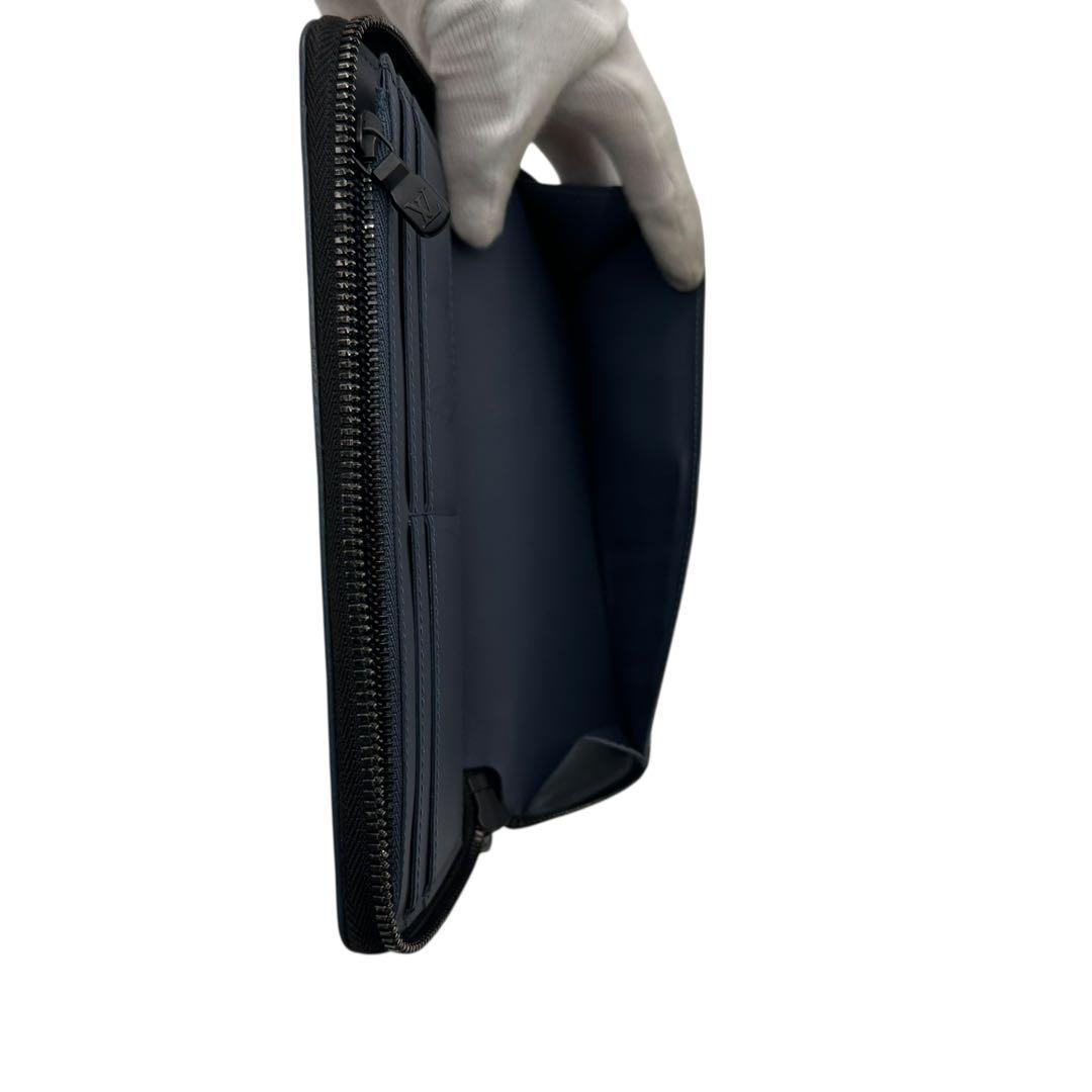 未使用に近い　ルイヴィトン　モノグラム　シャドウ　ジッピーヴェルティカル