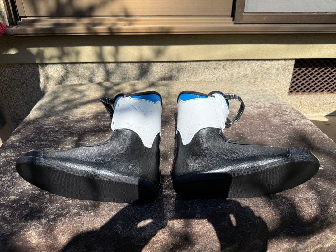 スキー ブーツと板のセット スキー ブーツと板のセット