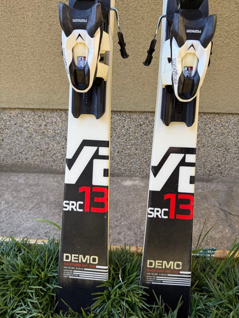 スキー ブーツと板のセット スキー ブーツと板のセット