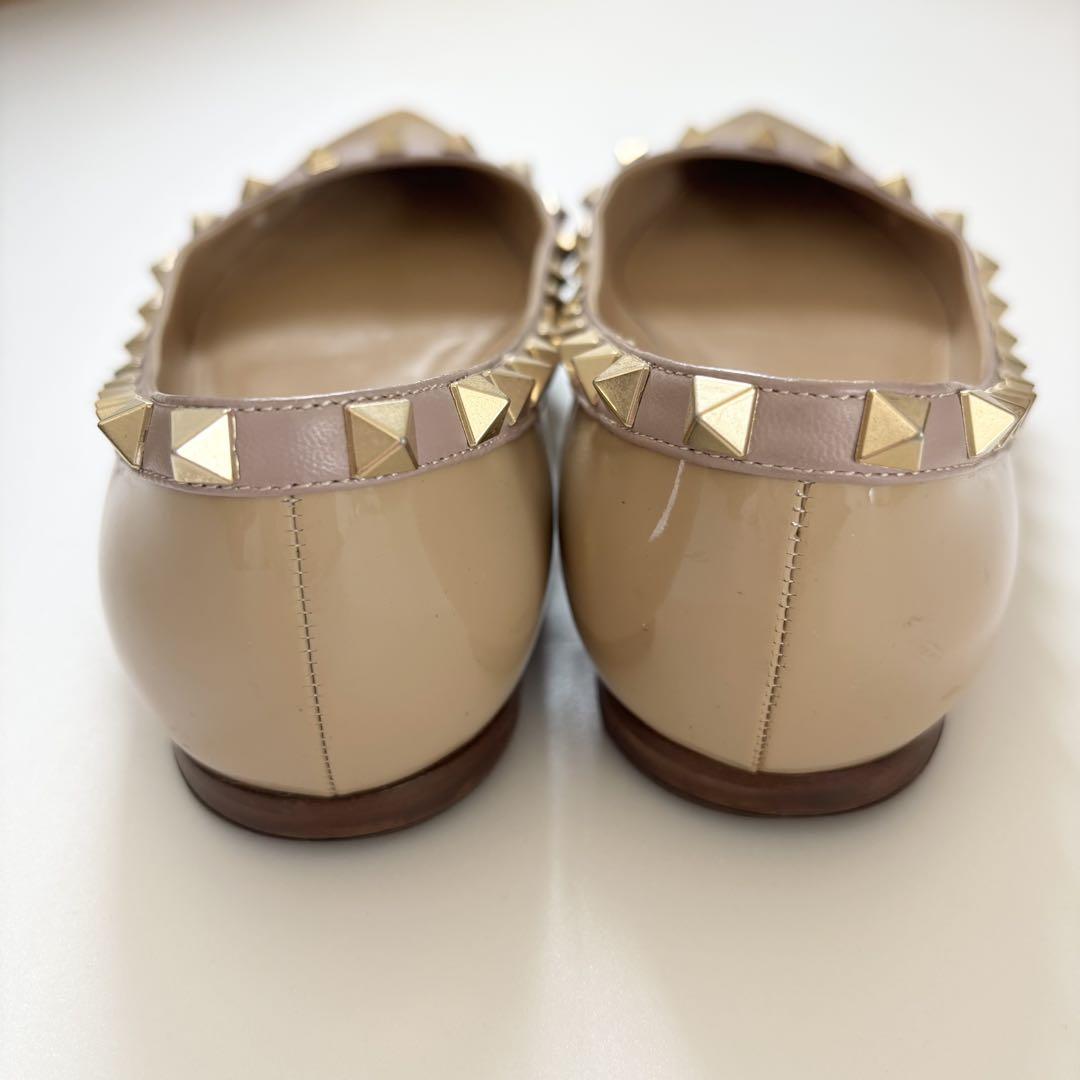 Valentino ヴァレンティノ ロックスタッズ エナメルバレリーナ