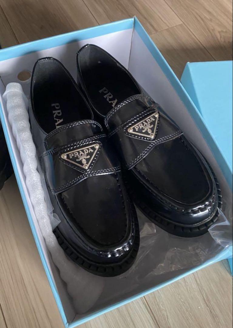 革靴 ブラック ローファー　ロゴ　プラダ　prada