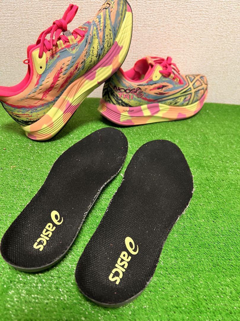 【美品】アシックス　NOOSA TRI 15